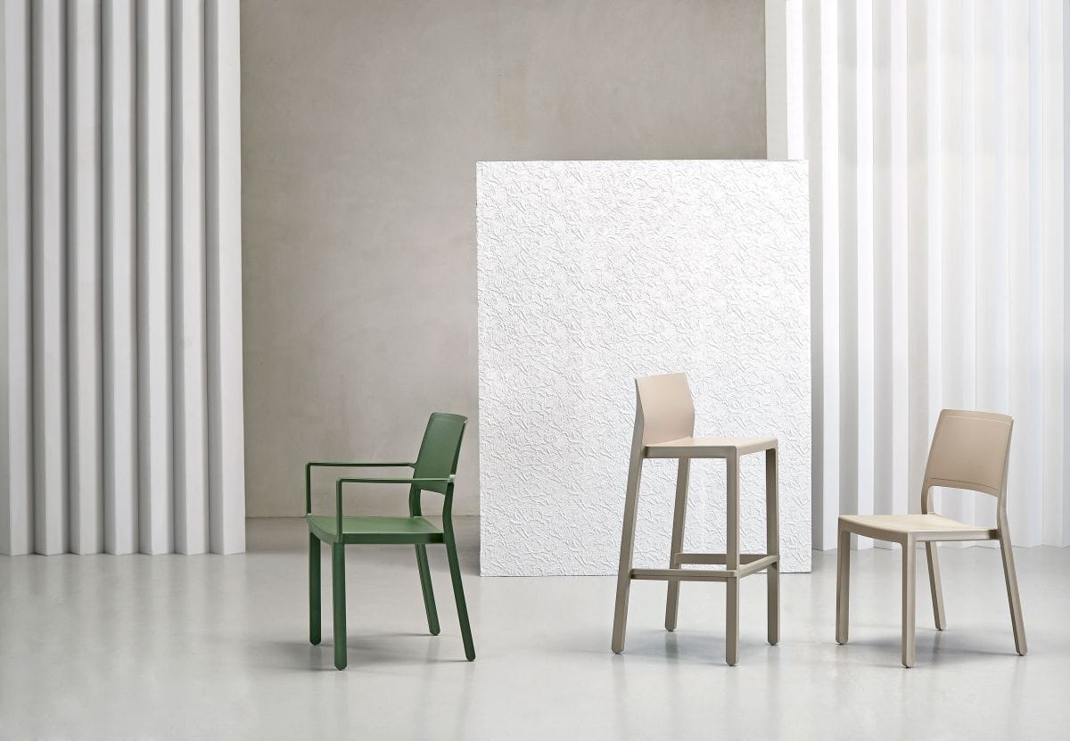 taburete kate apilable materiales plasticos para exterior