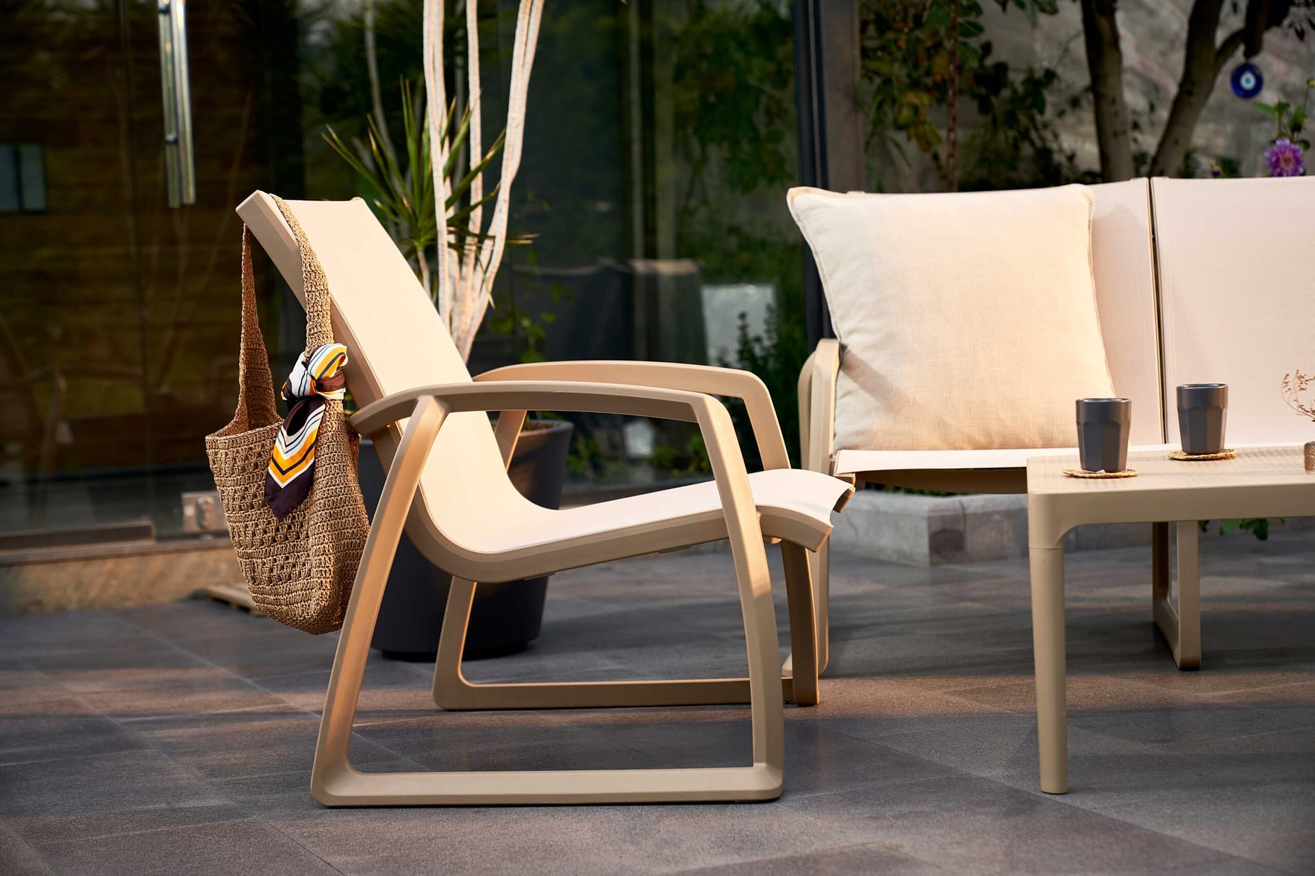 Sillón PACIFIC LOUNGE apilable para exterior - Imagen 6