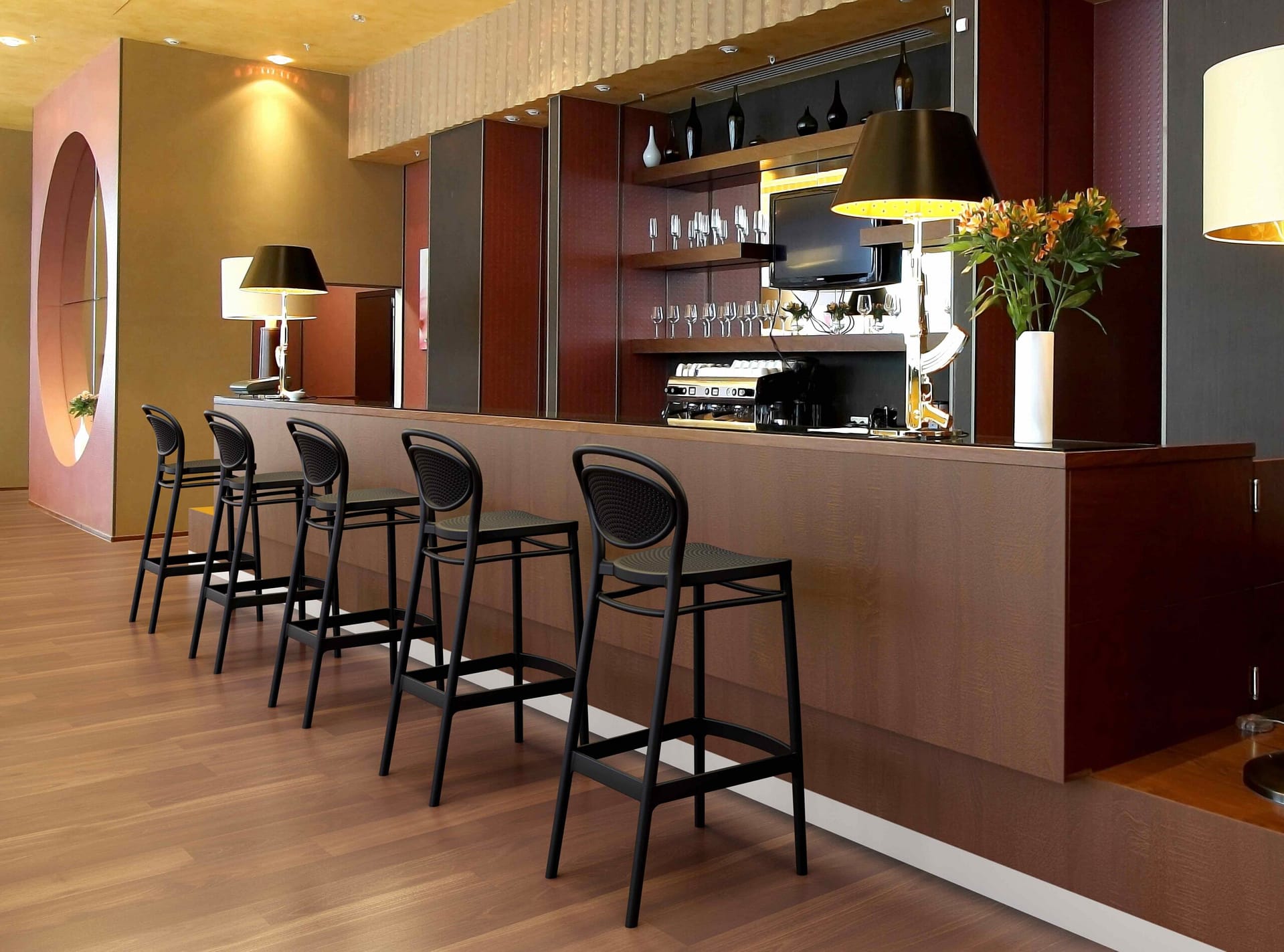 Marcel bar 75 exterior taburete