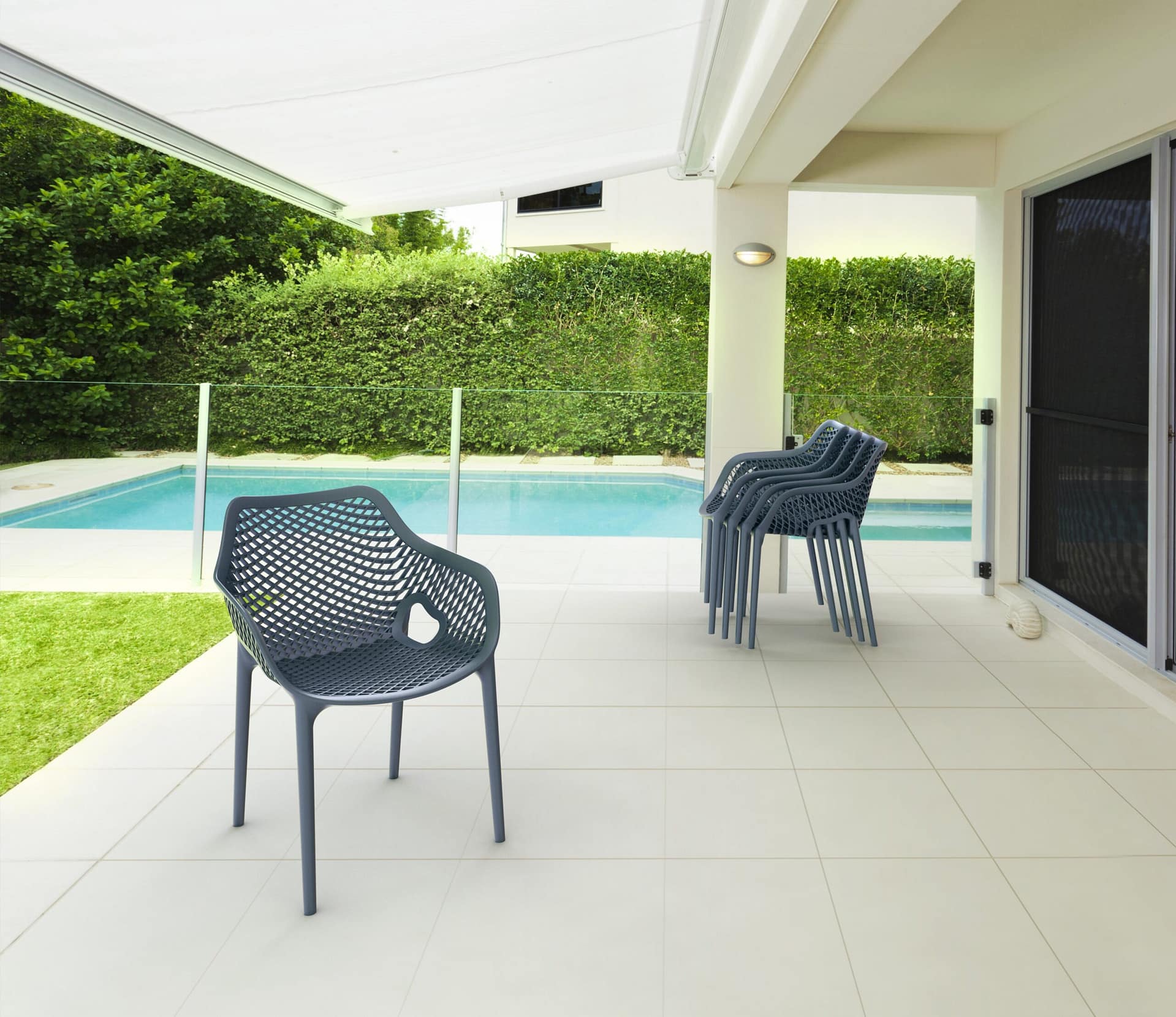 Silla AIR XL con brazos apilable para exterior - Imagen 3