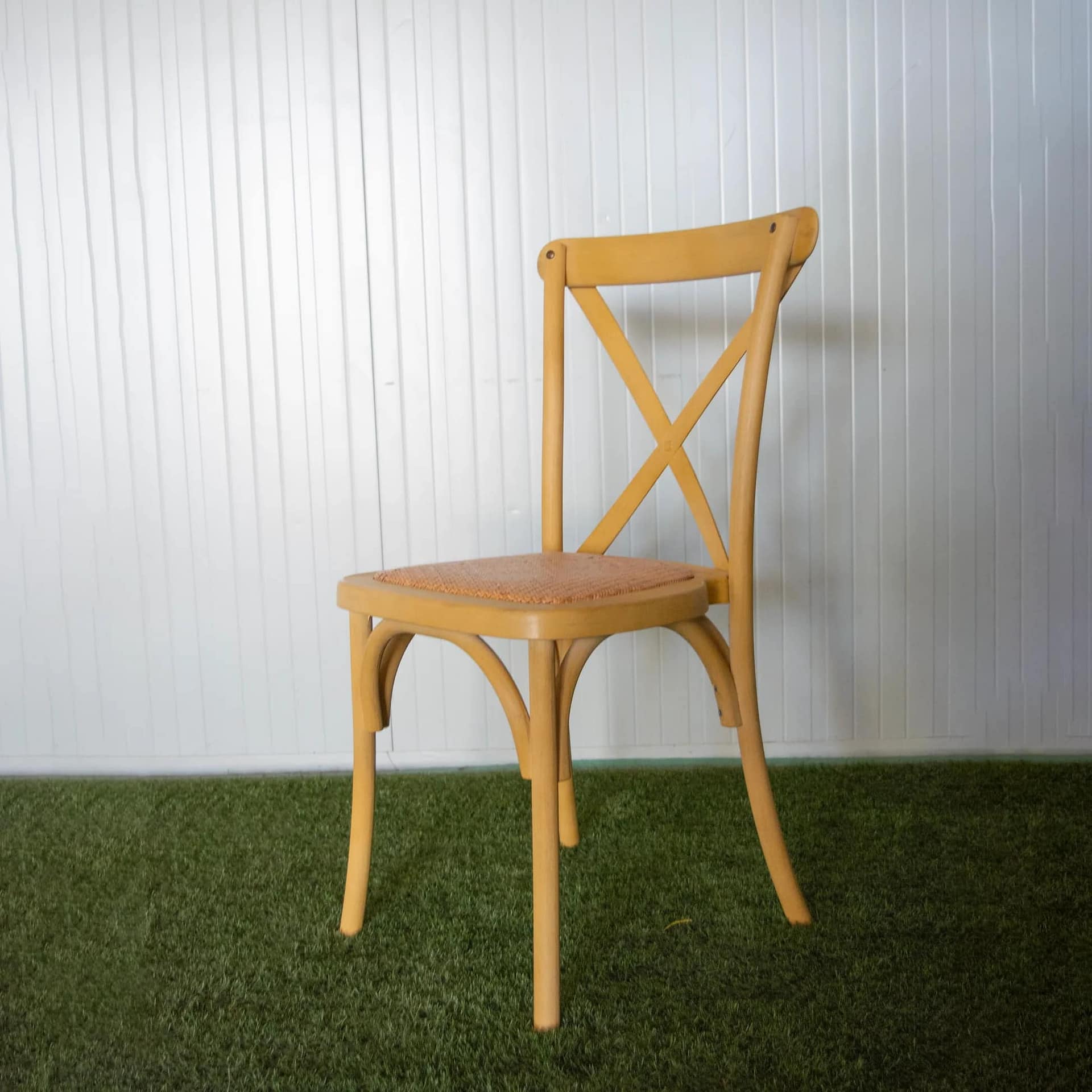 silla Crossback PP imitacion madera asiento imitacion ratan para exterior