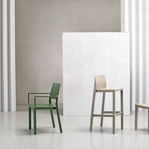 taburete kate apilable materiales plasticos para exterior