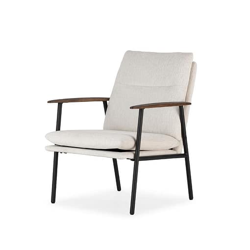 silla-con-reposabrazos-dunia-estructura-metal-negro-detalle-madera-tapizado-beige-uso-interior